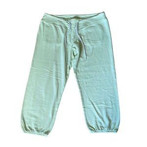Monrow Classic 3/4 Sweatpant Capri Light Green